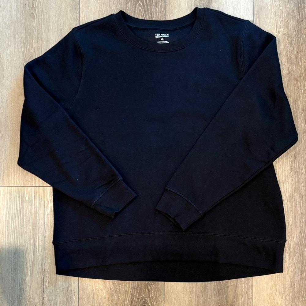 Tek Gear Women's Black Crewneck Sweatshirt